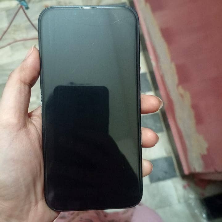 Apple iPhone 13 4