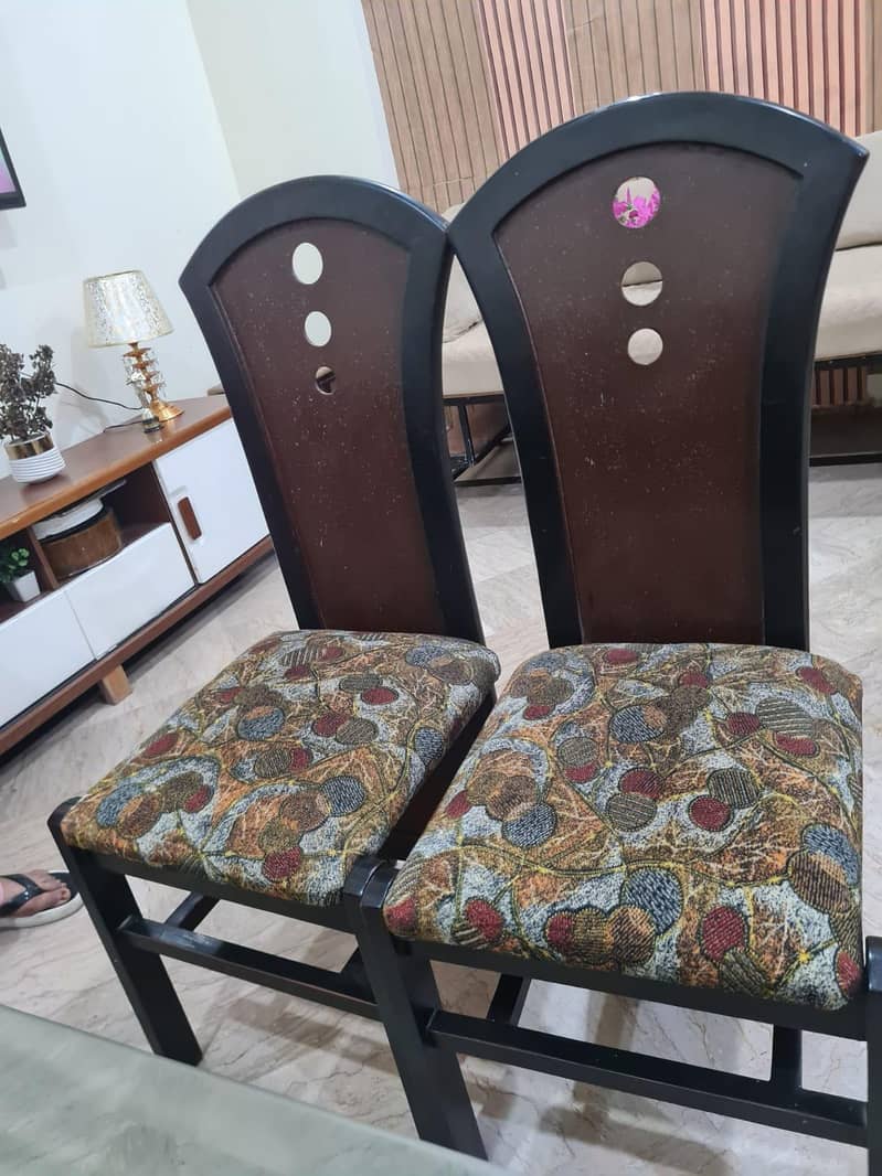 dining table in good condition 5
