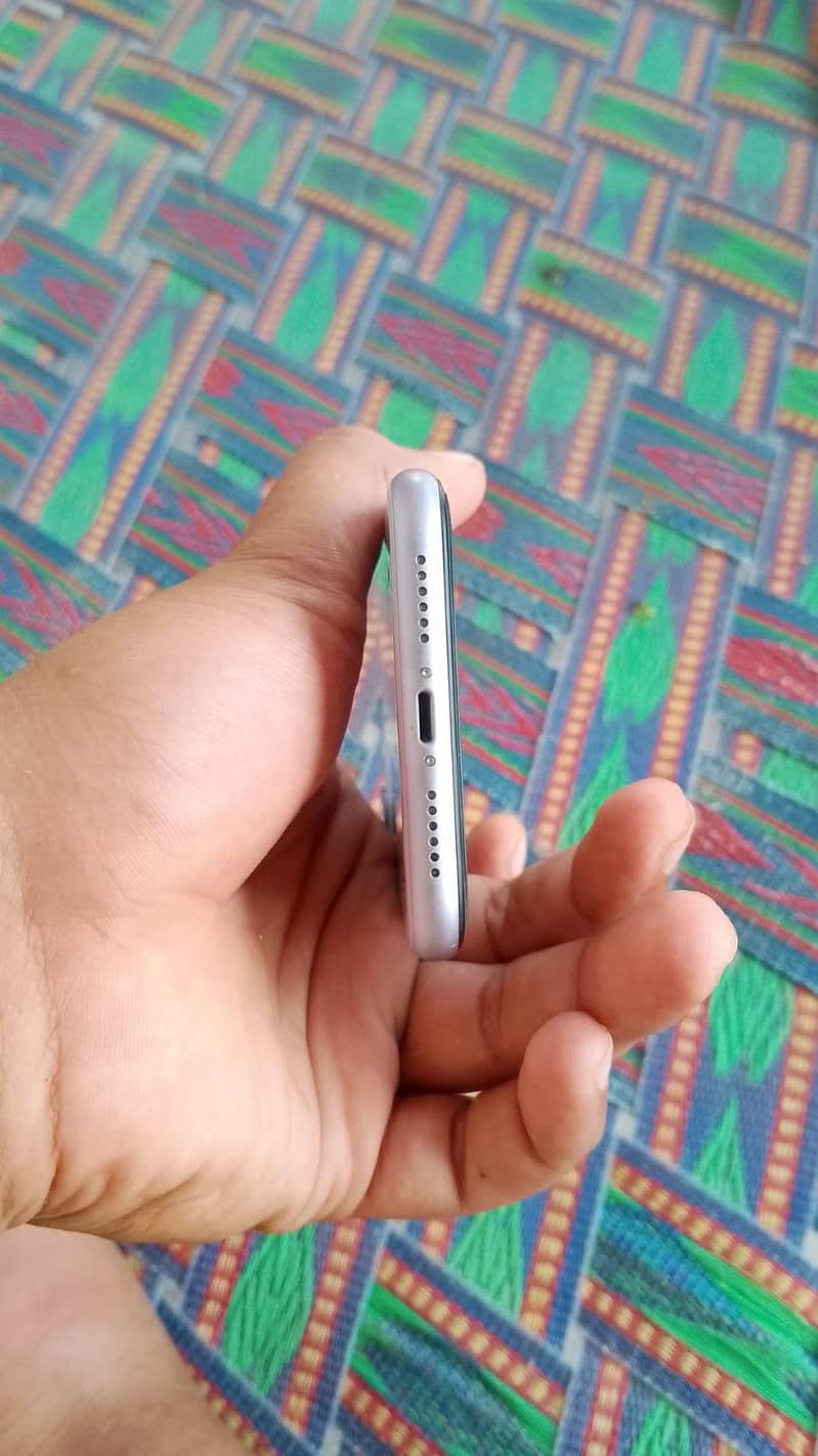 Apple iPhone 11 2