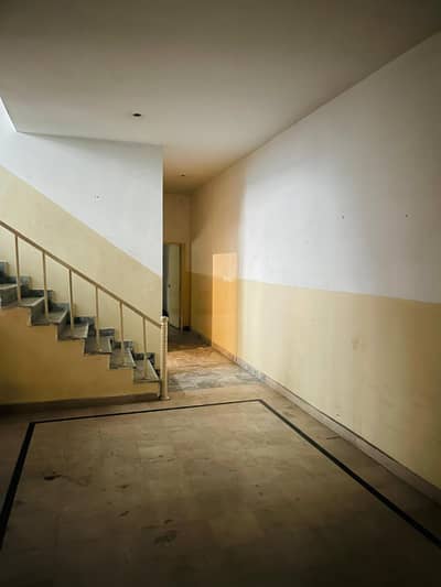10 Marla Invester Rate House For Sale Near Ucp University & Shaukat Khanam Chowk
