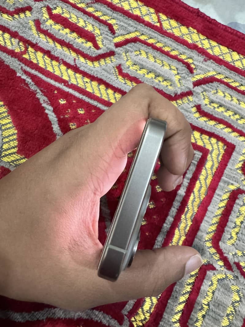 Apple iPhone 15 Pro 1