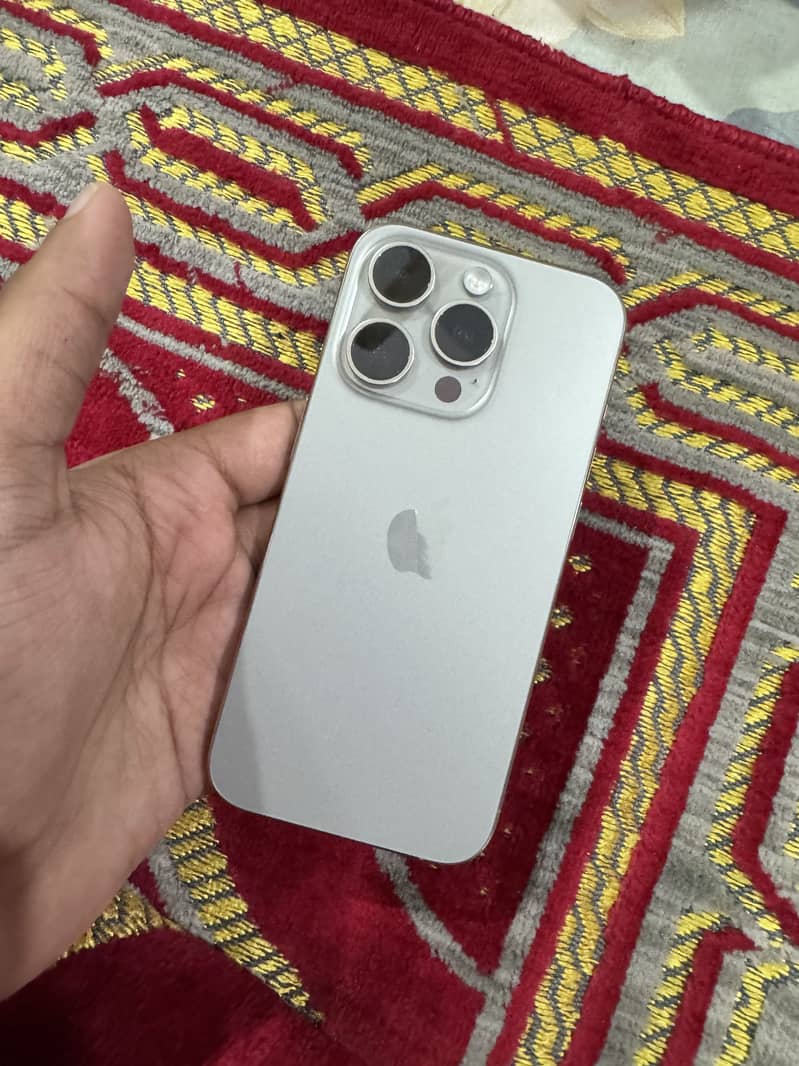 Apple iPhone 15 Pro 2