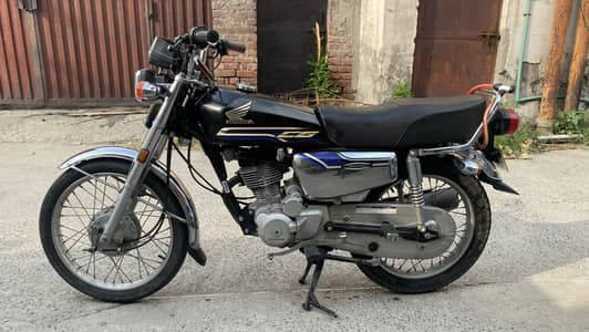Honda 125 Special Edition - First owner - 100% mechanically fit