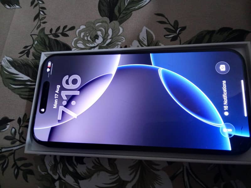 Apple iPhone 16 Pro Max 0
