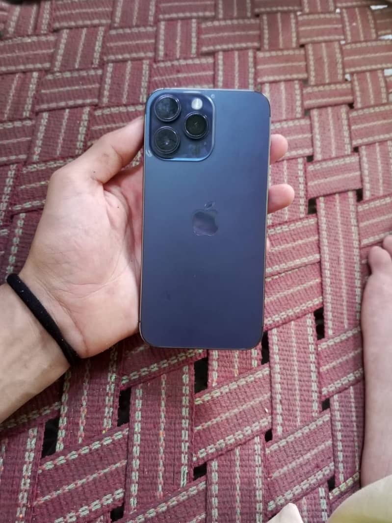 Apple iPhone 14 Pro Max 0