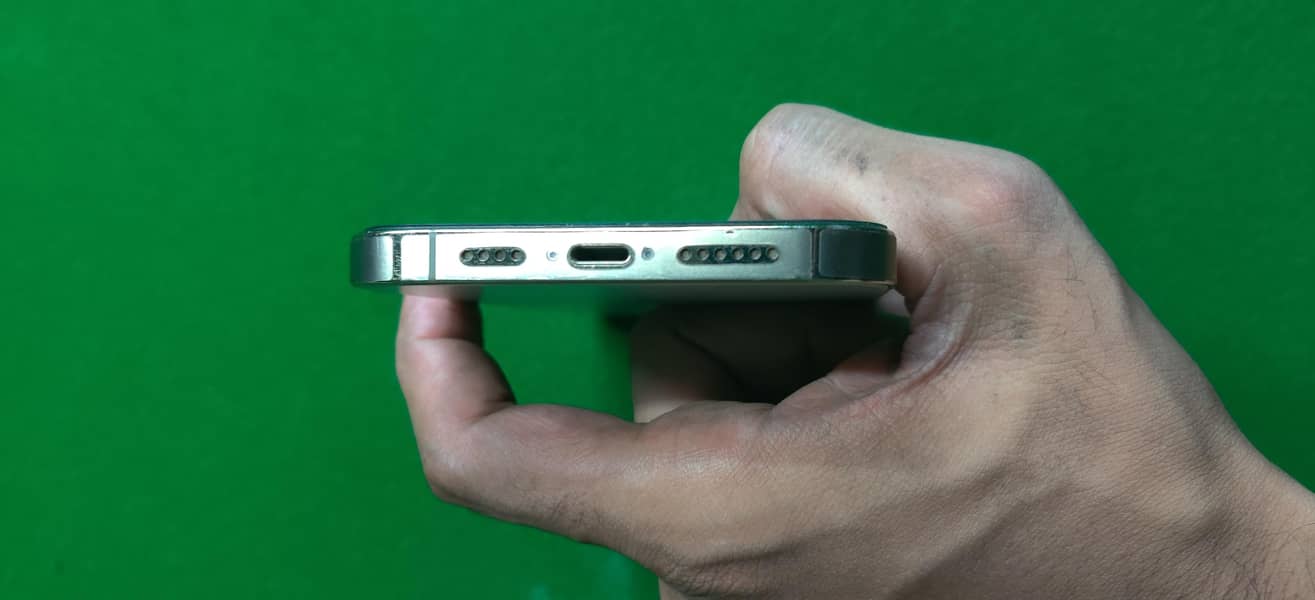Apple iPhone 13 Pro Max 6