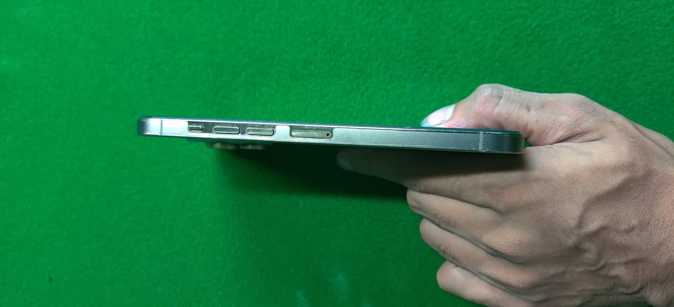 Apple iPhone 13 Pro Max 7