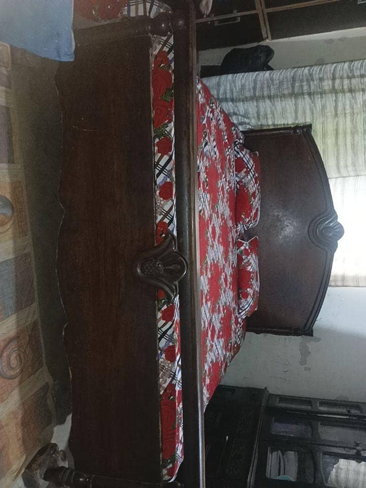 Bed wood 0