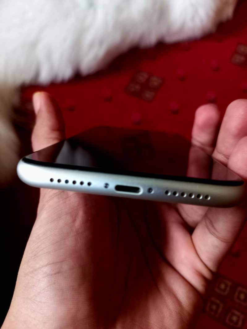 Apple iPhone 11 6