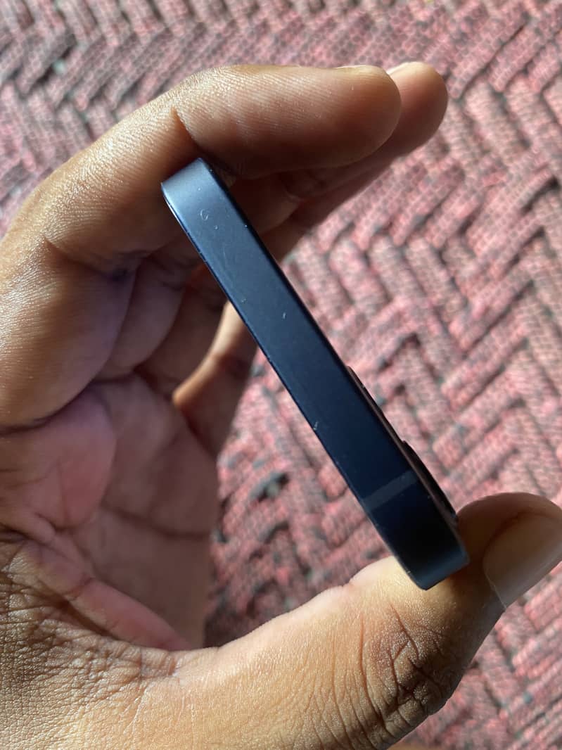 Apple iPhone 12 mini 4