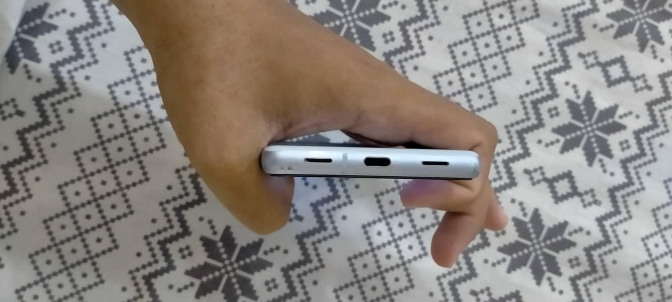 Google Pixel 7a 2
