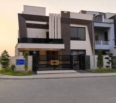 10 Marla Brand New corner House For sale in Norther Block Bahria Orchard Lahore