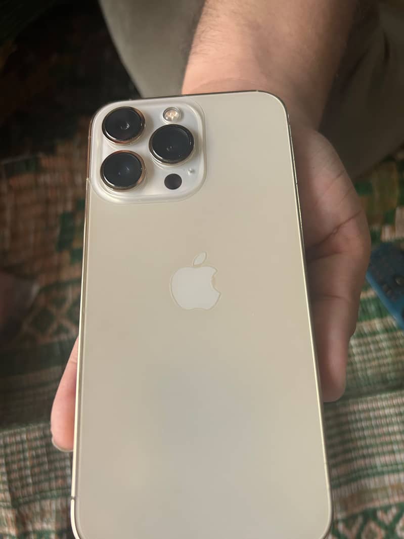 Apple iPhone 13 Pro 2