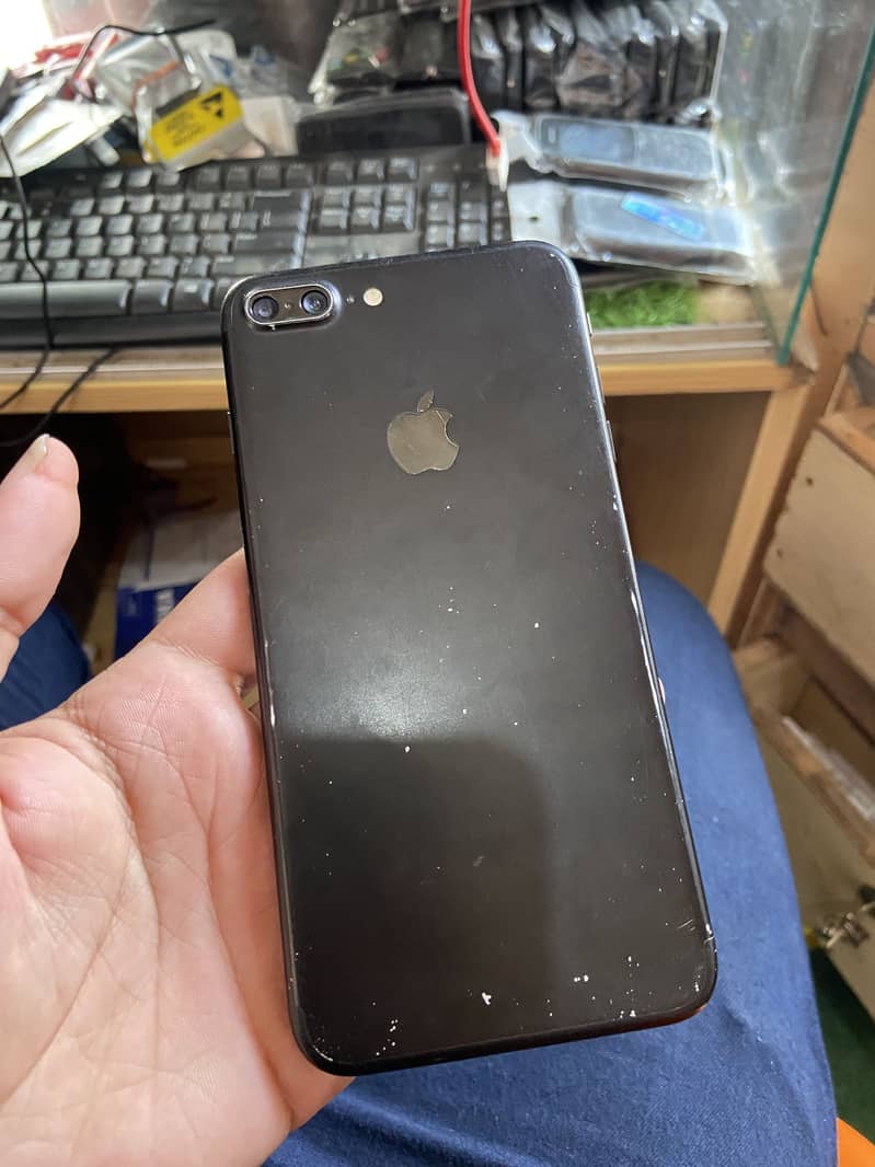Apple iPhone 7 Plus 1