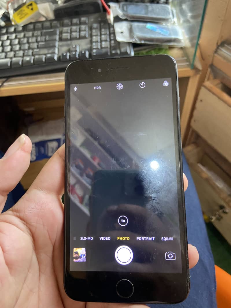 Apple iPhone 7 Plus 2