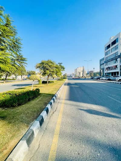 10 Marla Premium Plot In Lake City M3 Extension-1 | Excellent Opportunity