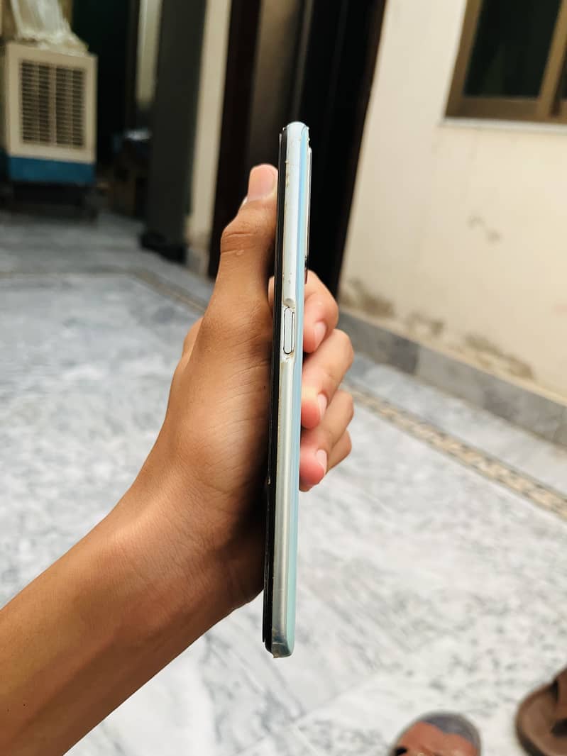 OPPO A76 0