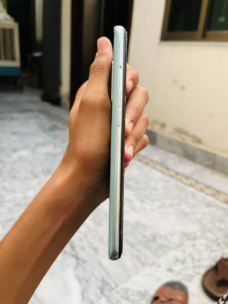 OPPO A76 3