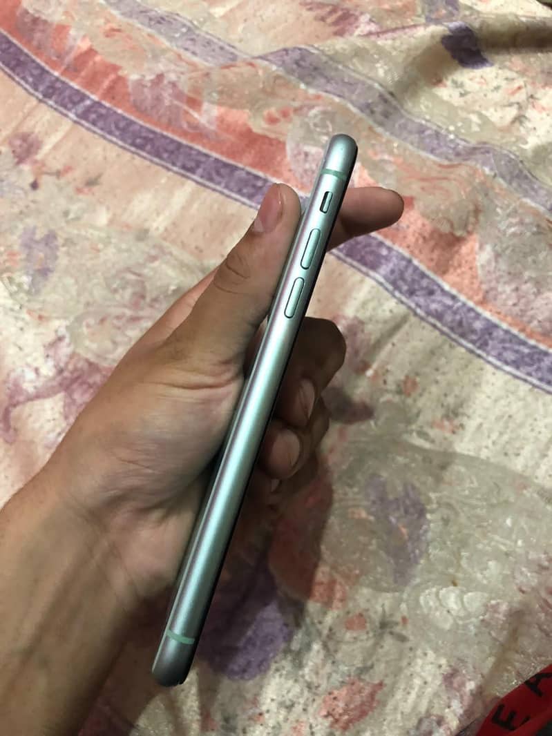 Apple iPhone 11 2