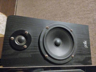 Studio monitor speakers