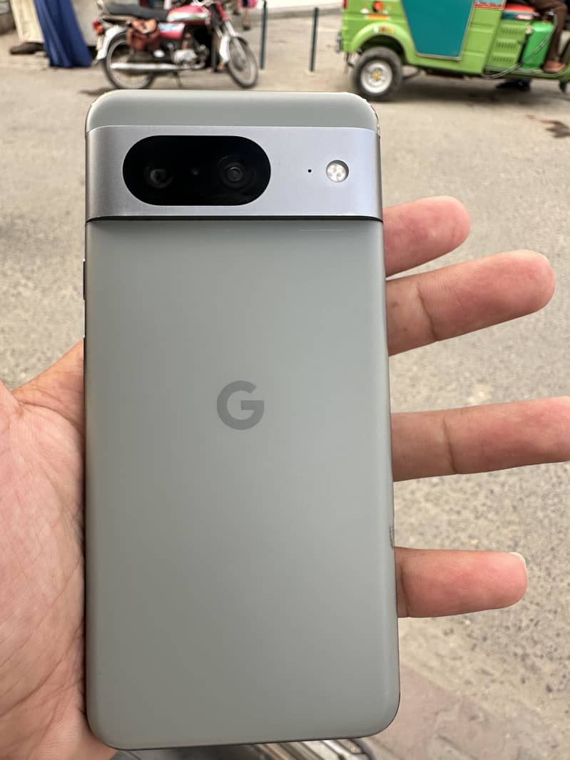 Google Pixel 8 1