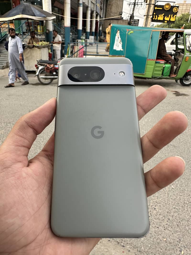 Google Pixel 8 4