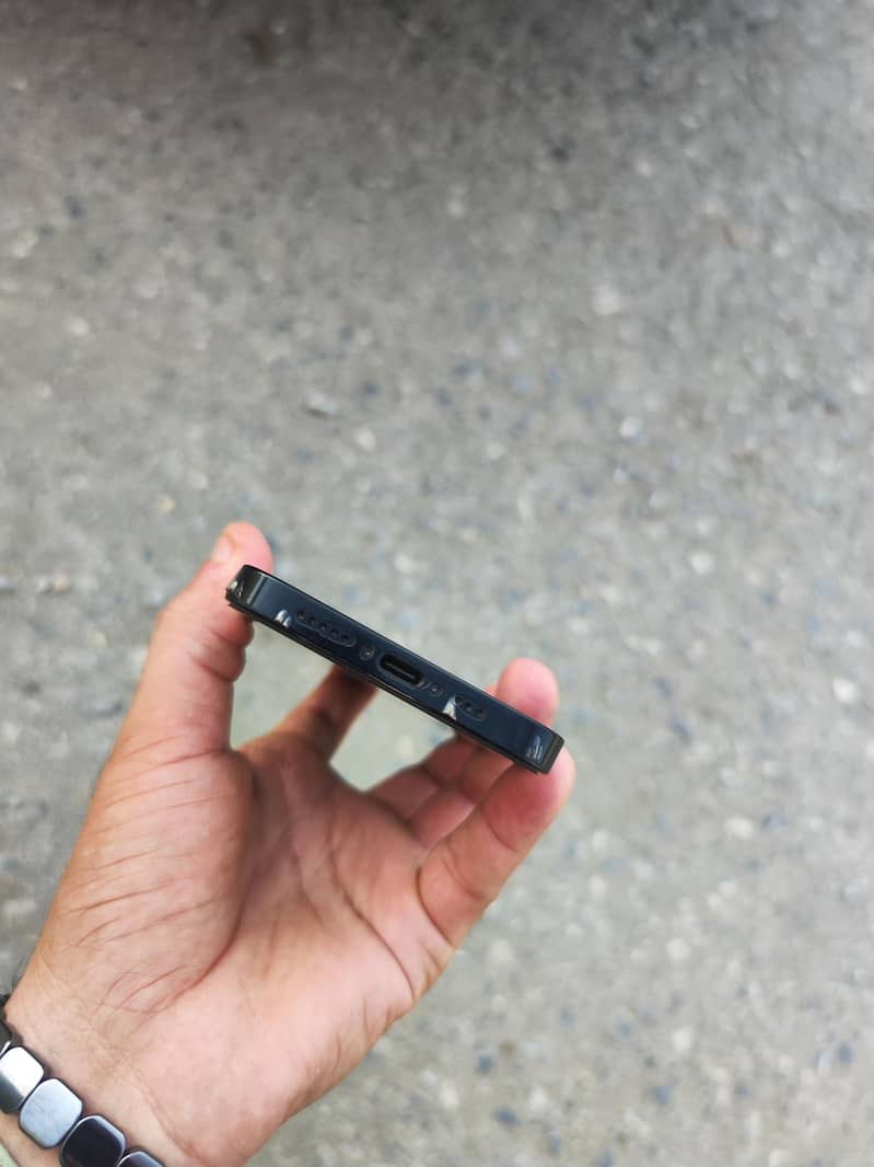 iphone 16e 1