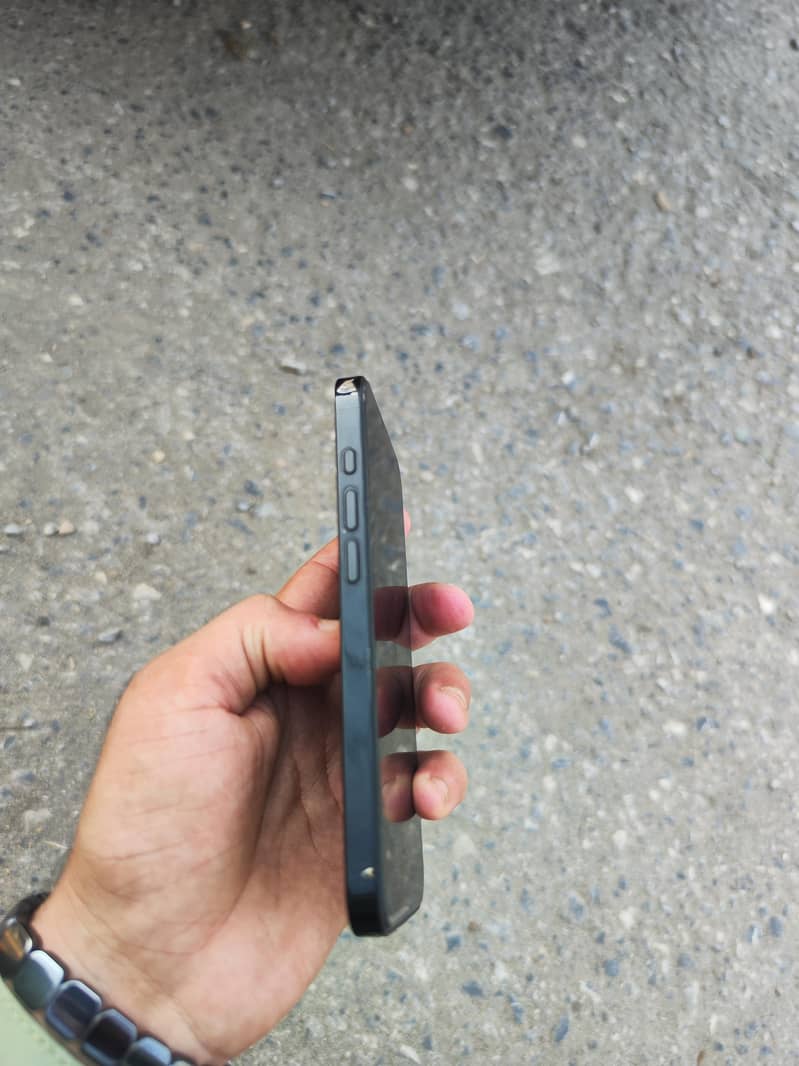 iphone 16e 2