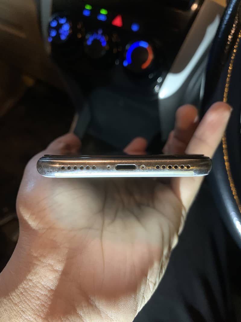 Apple iPhone X 5