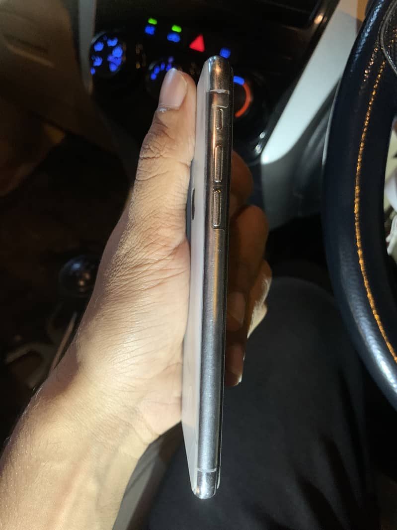 Apple iPhone X 6