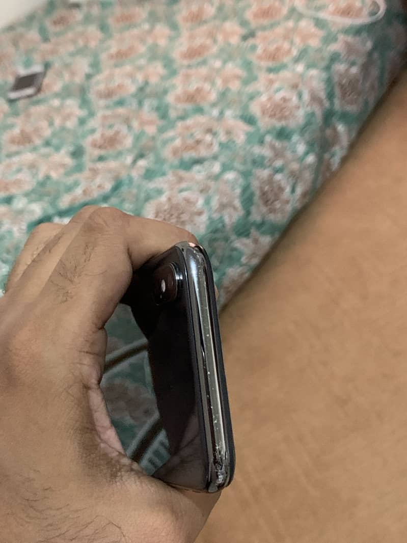Apple iPhone X 5