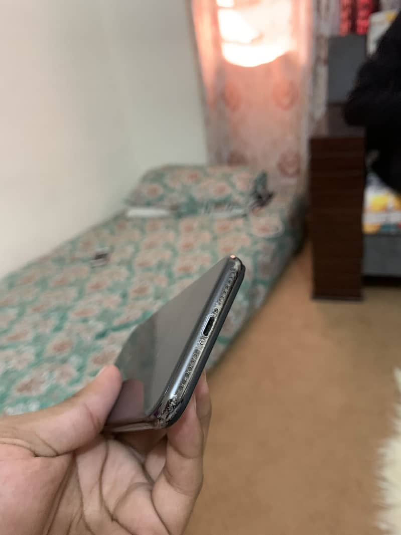 Apple iPhone X 10
