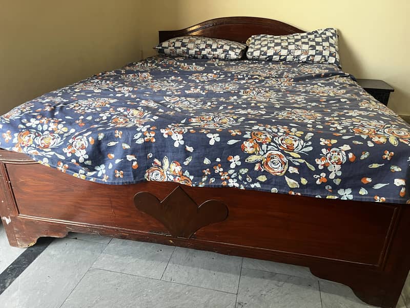 Queen size bed only 2