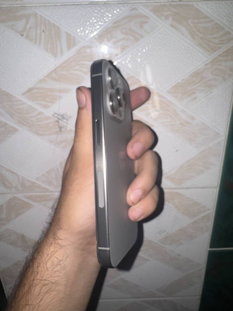 Apple iPhone 15 Pro 1