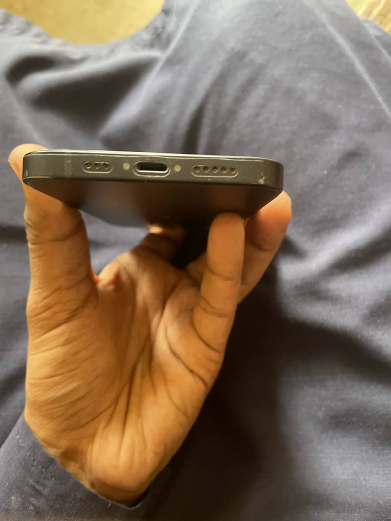 Apple iPhone 12 3