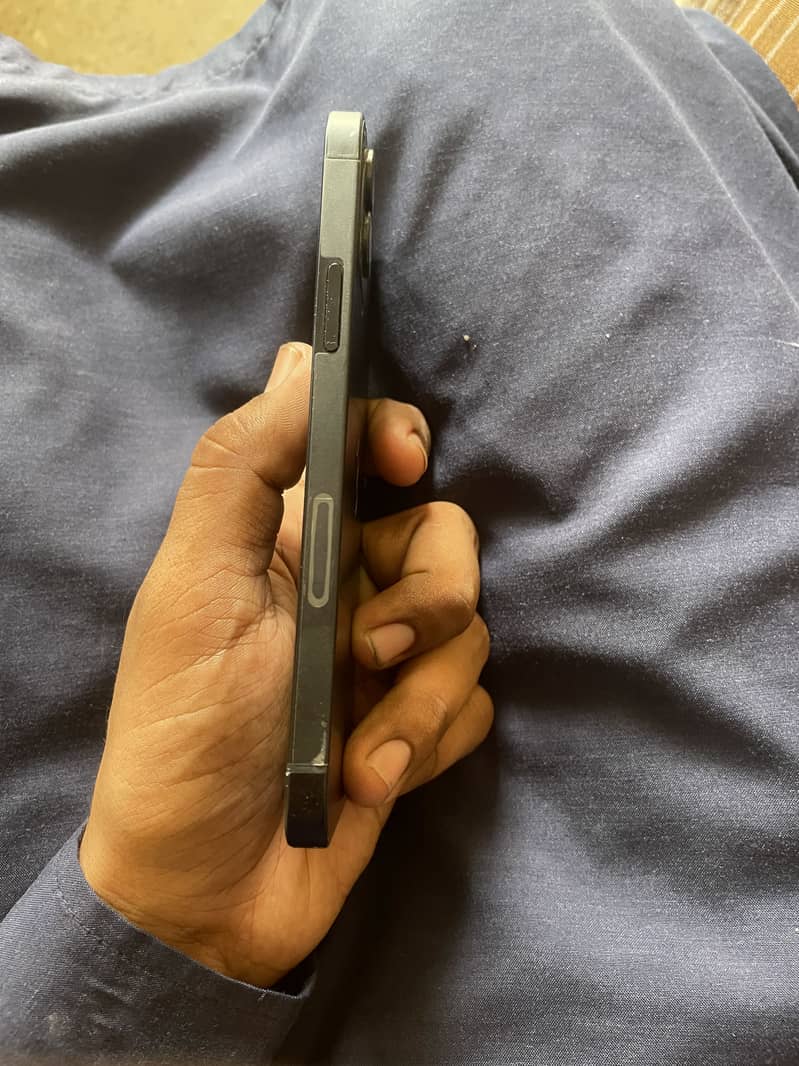 Apple iPhone 12 7