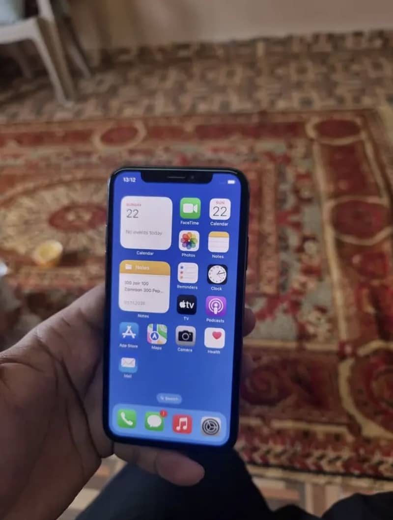 Apple iPhone X 4