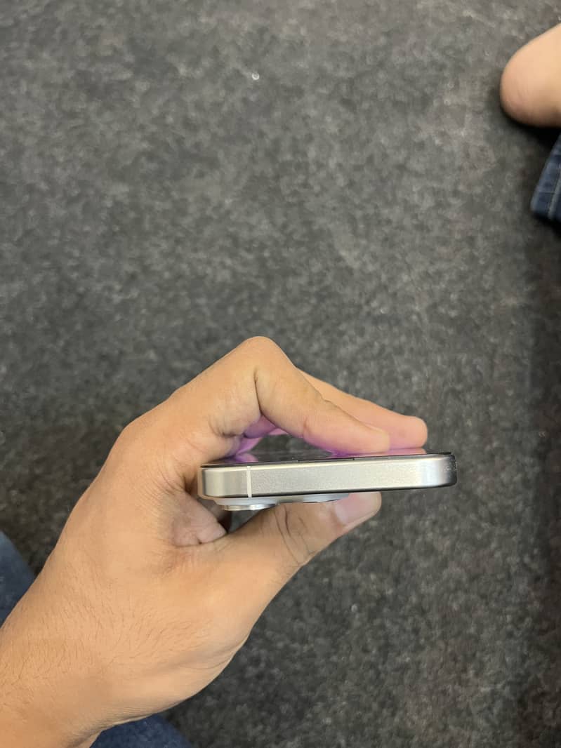 Apple iPhone 15 pro 0