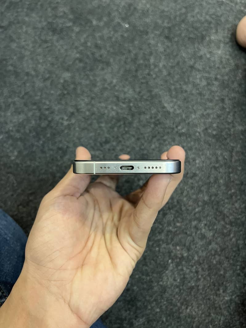 Apple iPhone 15 pro 1