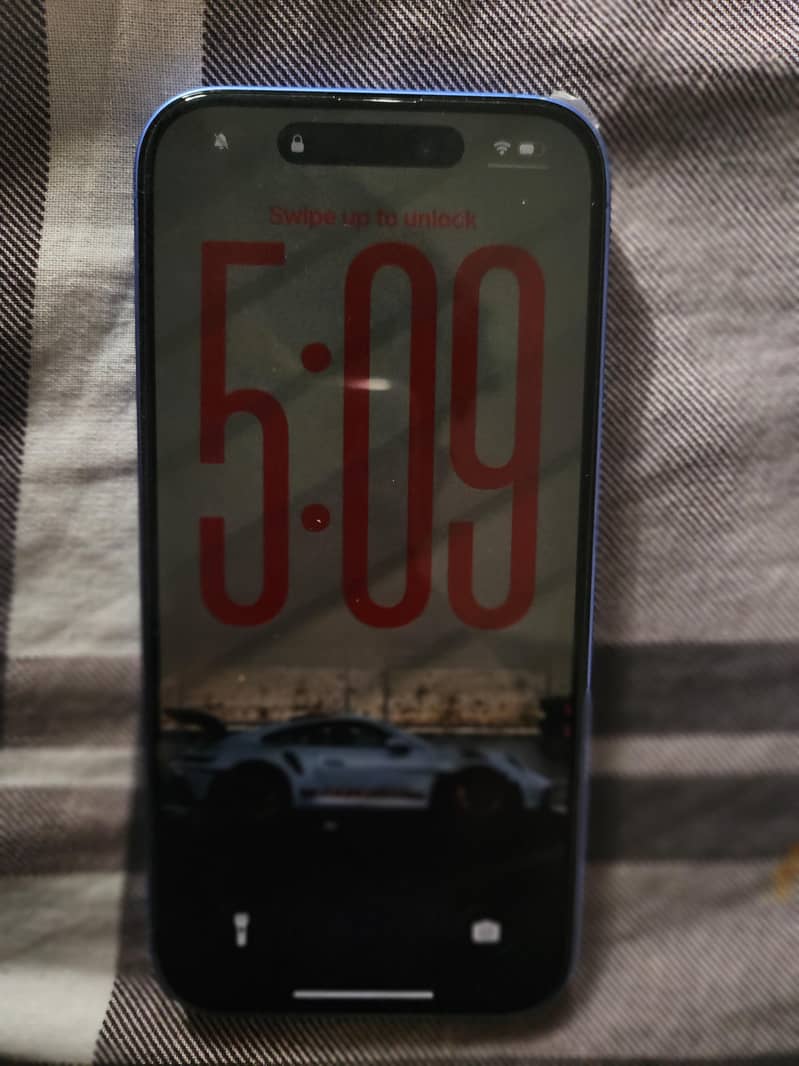Apple iPhone 16 2