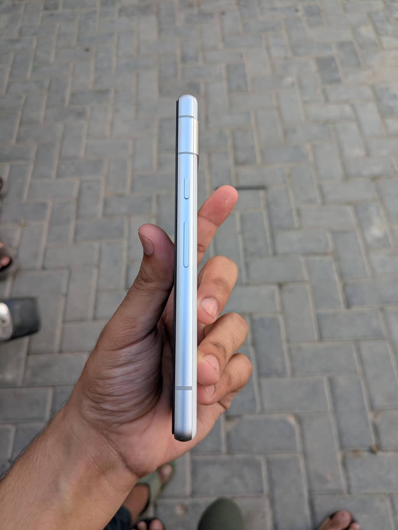 Google Pixel 7a 4