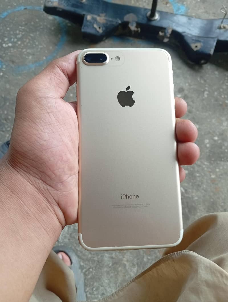 Apple iPhone 7 Plus 3
