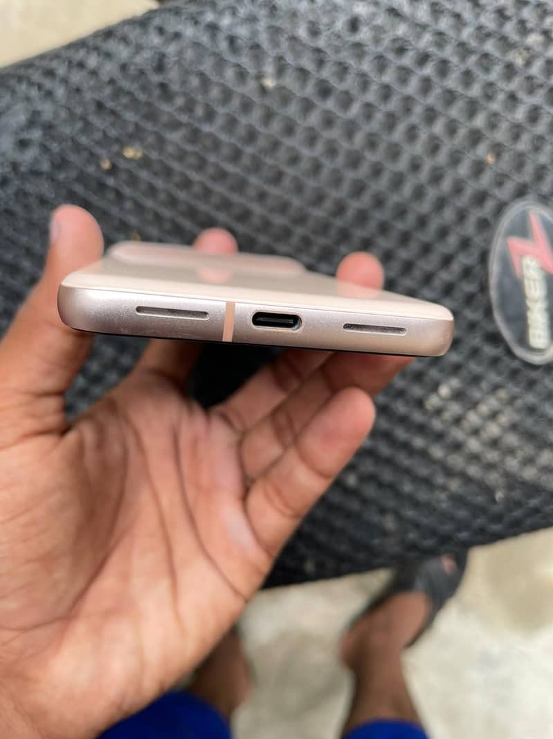 Google Pixel 8 3