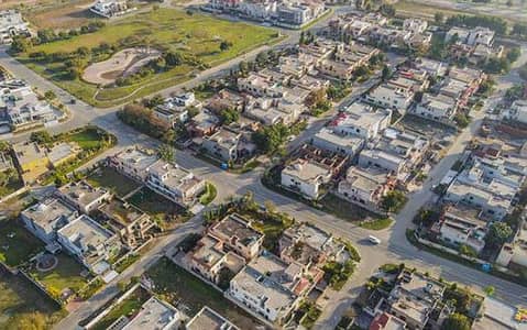 5 Marla Beautiful Location Ideal For Future Investment Near Park, Main Road Plot For Sale