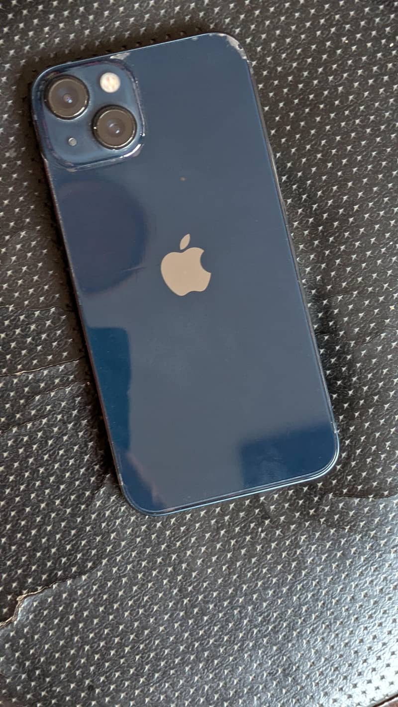 Apple iPhone 13 8