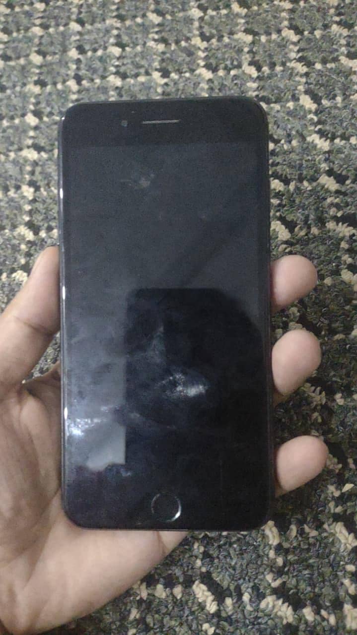 Apple iPhone 8 Plus 5