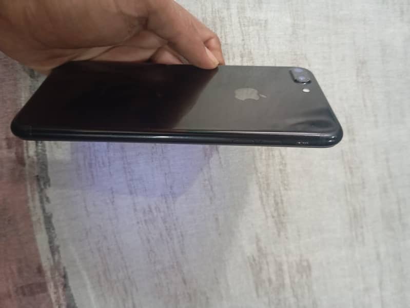 Apple iPhone 7 Plus 4