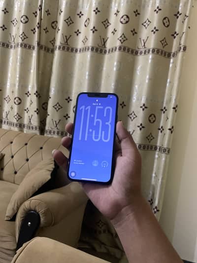 Apple iPhone 12