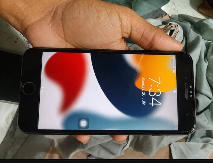 Apple iPhone 7 Plus 0