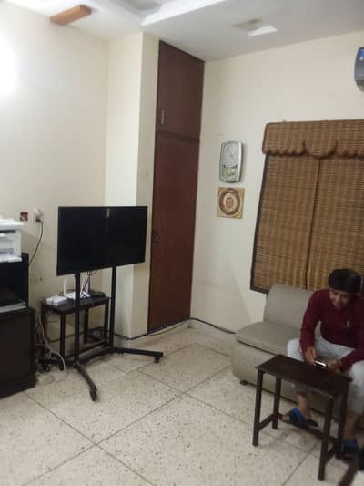 dha phase 2 ext facing bunglow 435 feet bast for dr car show room yab rent income